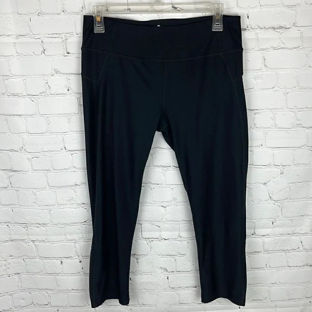 Apana Black Cropped Leggings with Cross Design Cuff Size Medium